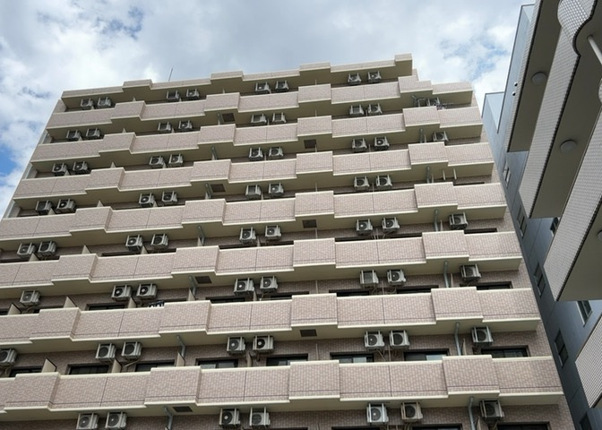 ＳＲＣ造は強度や耐震性の面でもRC造と比べて優れています。そのため、10階建以上の高層または超高層マンションなどの建築にも多く採用されています。柱や梁などのサイズが小さくても高い耐震性を確保できます。