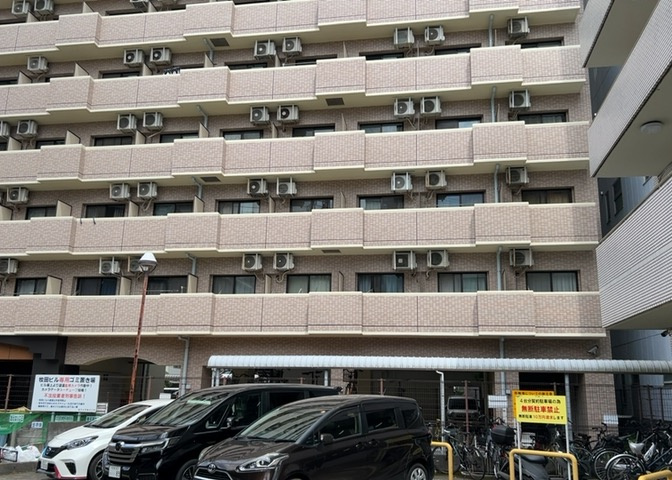 眺望を気にして物件を探す場合、前面に建物が建っていないか現地で確認しましょう！前面に建物があると景色はもちろん、日当たりや風通しにも影響が出てきます。住んだ時のことを想像しながら現地見学をしましょう。