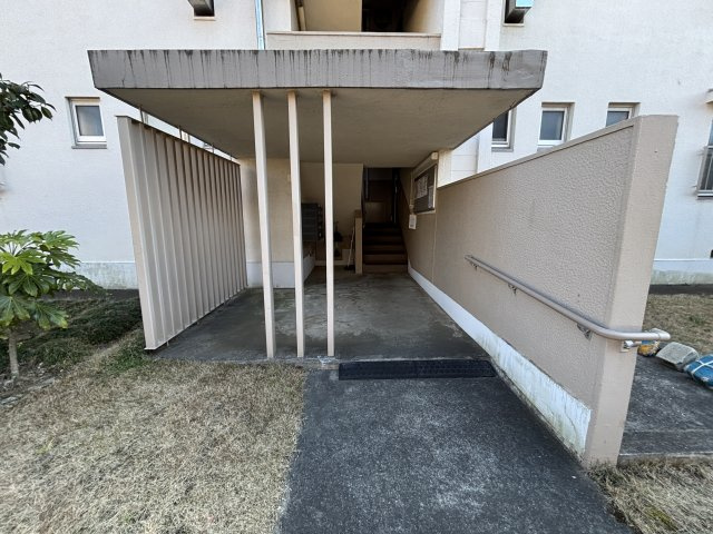 建物入口です
