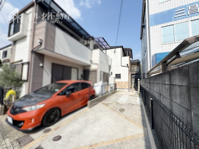 駐車1台可能のカースペース付き！