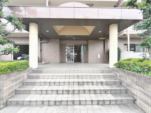 清潔なエントランスです