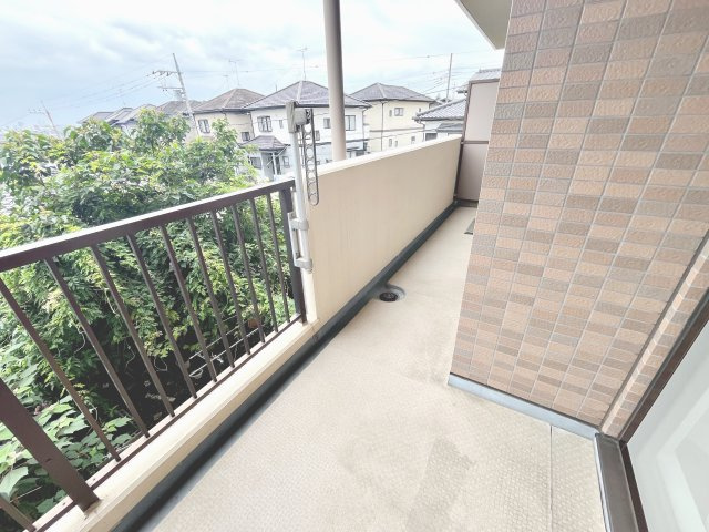 落ち着いた時間を過ごせるバルコニーです