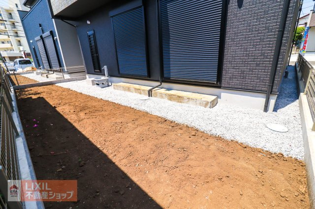 【お庭】色々な使い方ができます！花壇に、菜園に、人工芝に、お好みでカスタマイズできます。