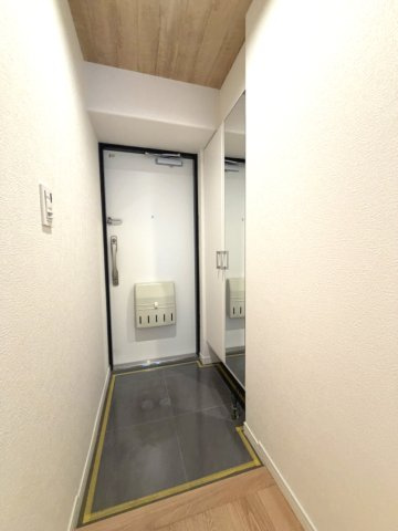 大容量シューズボックスは、家族全員分の靴を収納して、スッキリとした玄関に。　