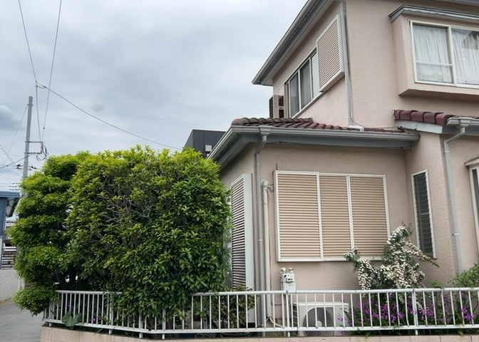 眺望を気にして物件を探す場合、前面に建物が建っていないか現地で確認しましょう！前面に建物があると景色はもちろん、日当たりや風通しにも影響が出てきます。住んだ時のことを想像しながら現地見学をしましょう。