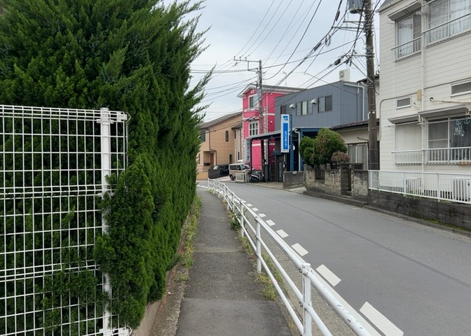 眺望の良さを楽しめるダイニングキッチンで家族団らんの時間を過ごしてはいかがでしょうか。バルコニーから見える景色を家族で眺める時間は、時間が経つのを忘れてしまいそうですね。是非、現地を見に行きましょう！
