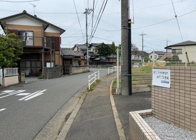 景色重視でお家選ぶをするとスーパーが遠い！学校が遠い！など生活をするうえで利便性で困ることもあります。まず一度現地を見学する際に、周辺の施設などがあるかを確認し、暮らし始めた後のことを想像しましょう。