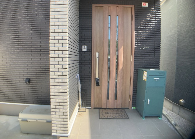 当然のことではありますが、オートロックやセンサーライト、ホームセキュリティーなどの防犯設備があれば、小さいお子様がいるご家庭も安心ですよね！まず物件購入の際は、防犯設備もチェックするようにしましょう。