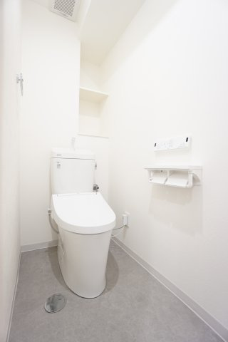 温水洗浄便座付きトイレ交換済み！節水型でお水の節約に♪
