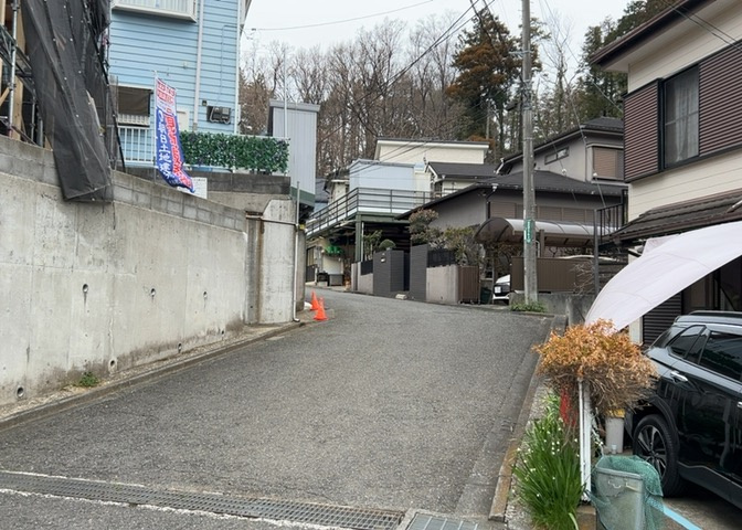 桜や紅葉の名所に出かける人は多いと思いますが、家にいながら季節の移ろいを感じる生活を送りませんか？リビングや窓から見える景色が生活を彩るワンポイントに！現地から見える景色を堪能してみては如何でしょう。