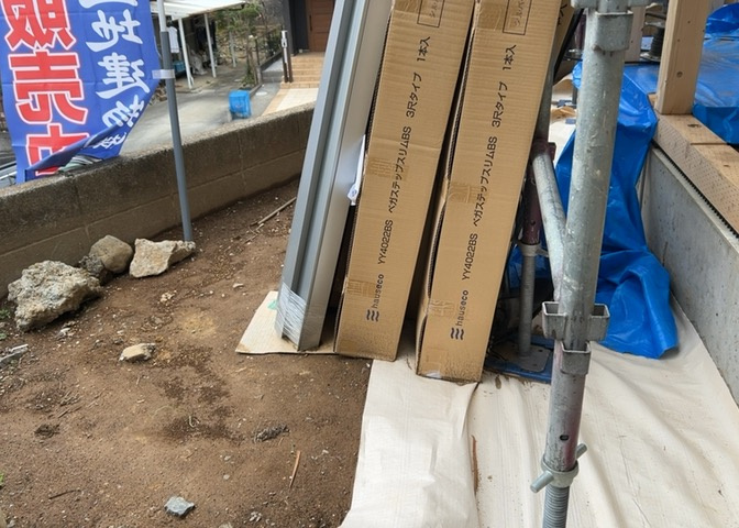 庭があることでガーデニングや家庭菜園はもちろん、こどもの遊び場やペットを放して遊ぶことができます。また、家の周囲に余裕があるということです。隣地との間があれば、十分な日当たりと、風通しが確保できます。