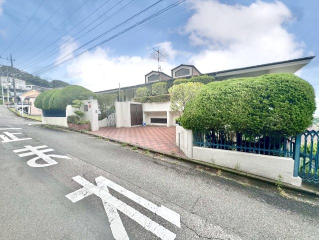 ■外観｜お庭から季節の移ろいを感じることが出来る住まいです♪一年中飽きることなく住みながら楽しめます♪