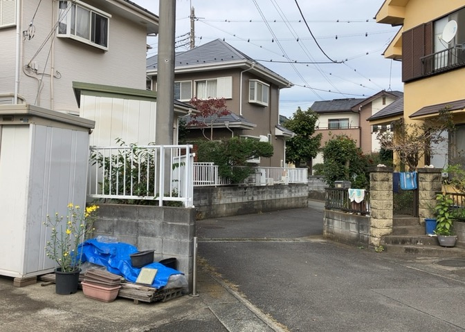 眺望を気にして物件を探す場合、前面に建物が建っていないか現地で確認しましょう！前面に建物があると景色はもちろん、日当たりや風通しにも影響が出てきます。住んだ時のことを想像しながら現地見学をしましょう。