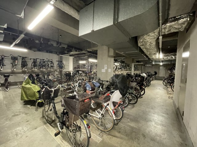 屋内駐輪場で、セキュリティーも安心です。　