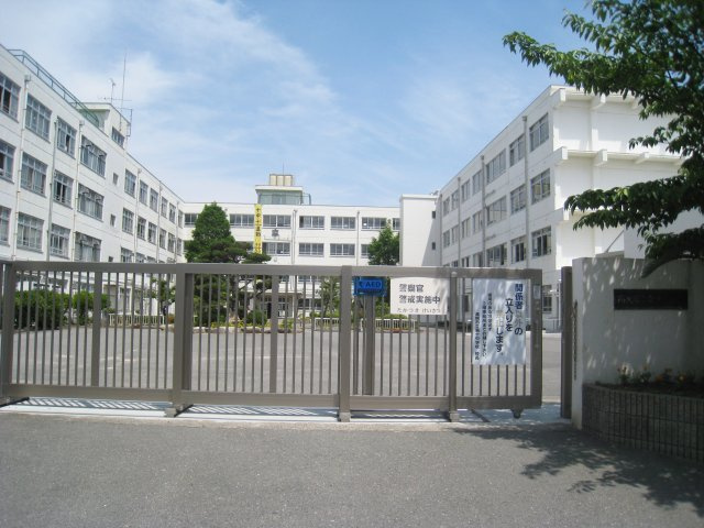 第十中学校（徒歩4分）