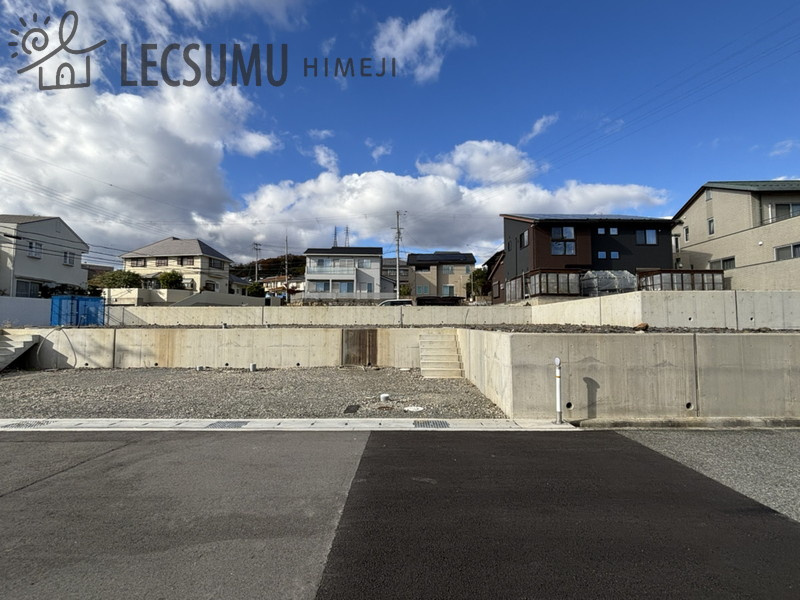 外観：328000606709