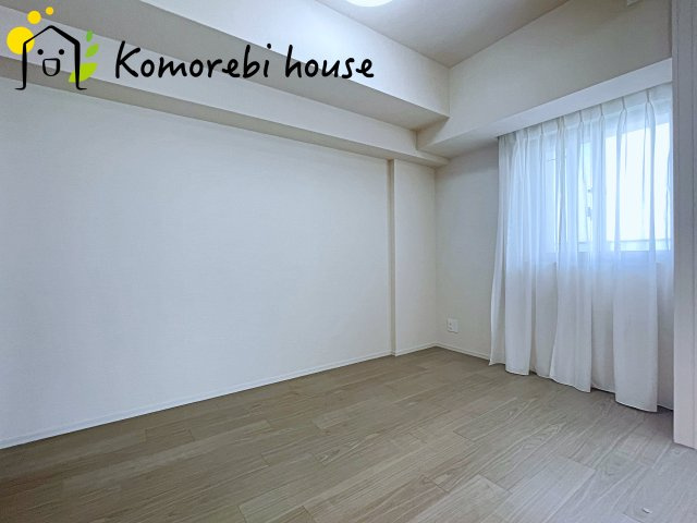コンパクトで使いやすい洋室です