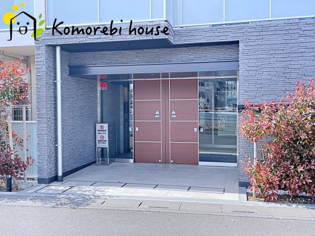ゆとりのあるエントランスです