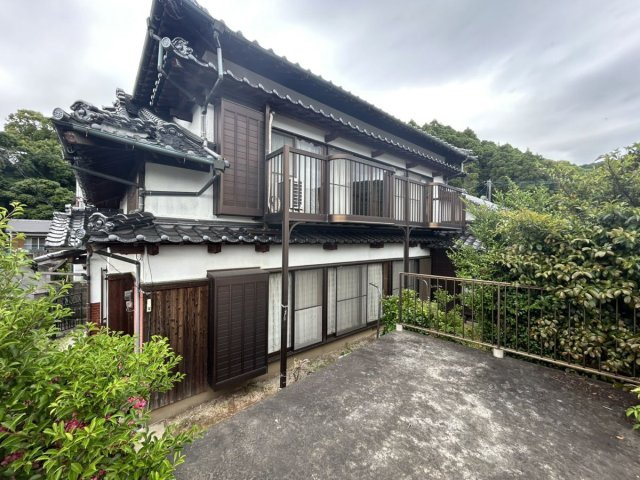 外観南側面になります。日当たり良好です。