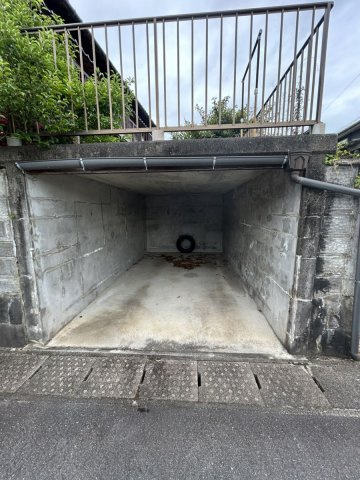 堀車庫です。1台分です。
