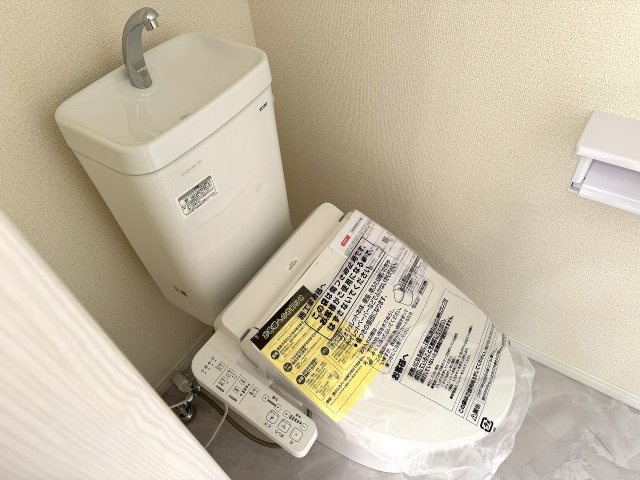 ～暖房温水洗浄機能付きトイレ　冬場は特に嬉しい機能ですね～