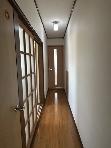 1階廊下の写真です。