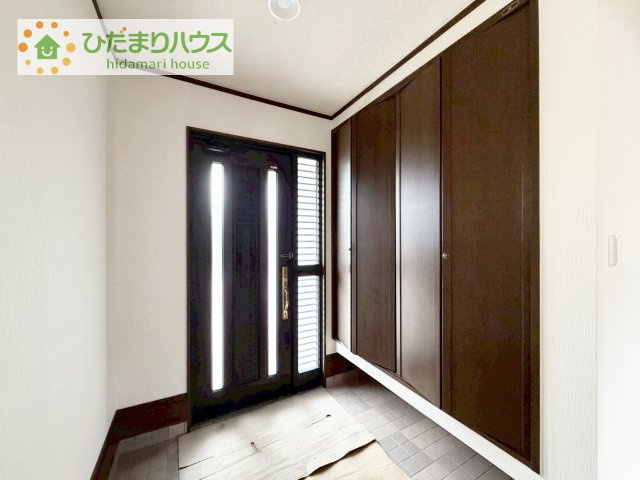 スニーカーマニアも納得の天井まであるシューズボックス!(^^)!