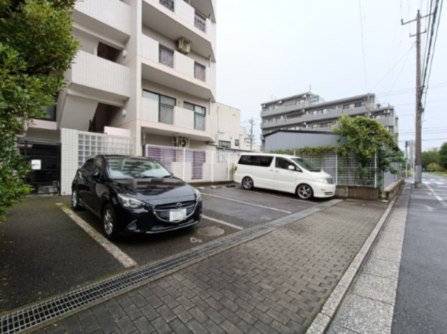 【駐車場】