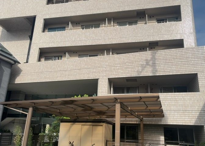景色重視でお家選ぶをするとスーパーが遠い！学校が遠い！など生活をするうえで利便性で困ることもあります。まず一度現地を見学する際に、周辺の施設などがあるかを確認し、暮らし始めた後のことを想像しましょう。