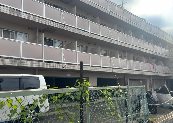 ＳＲＣ造は強度や耐震性の面でもRC造と比べて優れています。そのため、10階建以上の高層または超高層マンションなどの建築にも多く採用されています。柱や梁などのサイズが小さくても高い耐震性を確保できます。
