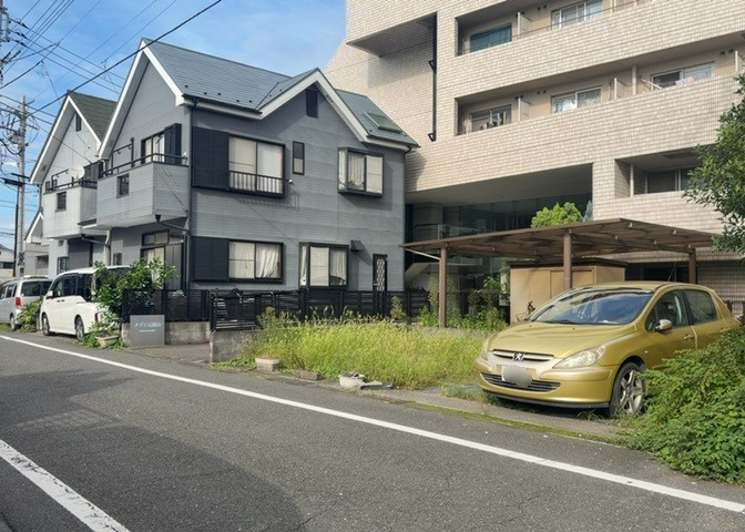 外観はマンション管理がされているかの目安になります。築年数が古いと、壁面は劣化してひび割れが生じることも！建物が古びていても細かいところが修繕されていると、きちんと管理されているなぁと感じるでしょう。