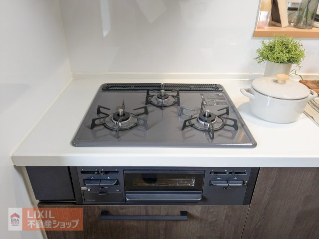 【コンロ】現地完成写真。3口コンロで一気にお料理もできちゃいます！