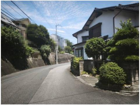 2027年7月撮影、前面道路