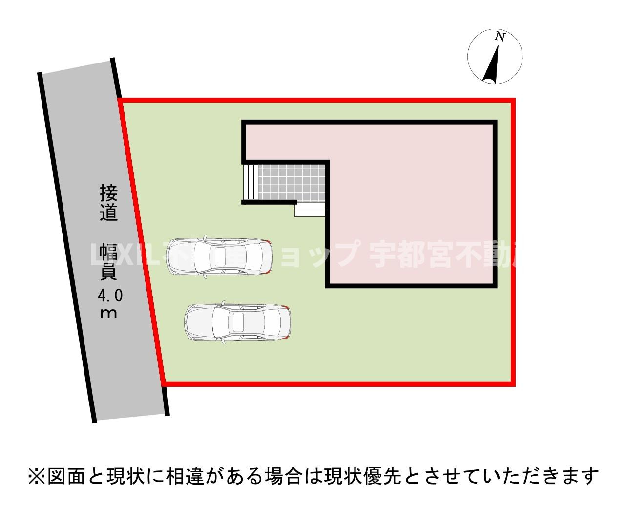 西側道路です。夕方まで室内が明るく、照明をつけなくても過ごせる時間が長いです。