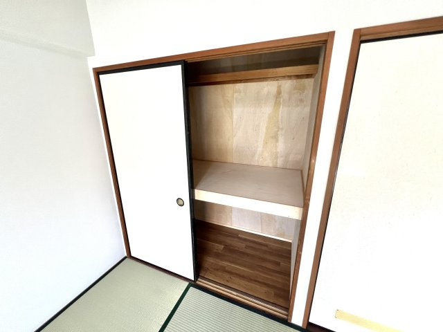 押し入れ
