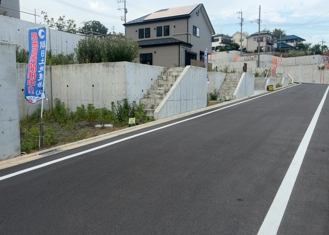 物件の詳細については、現地を見てわかること以外に、役所や法務局などで調べないとわからないことがあります。そのため、現地に行く場合は、もしこの物件を買ったらどのような生活ができるかをイメージしましょう。