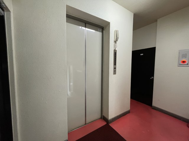 エレベーターもあり荷物が多くても安心
