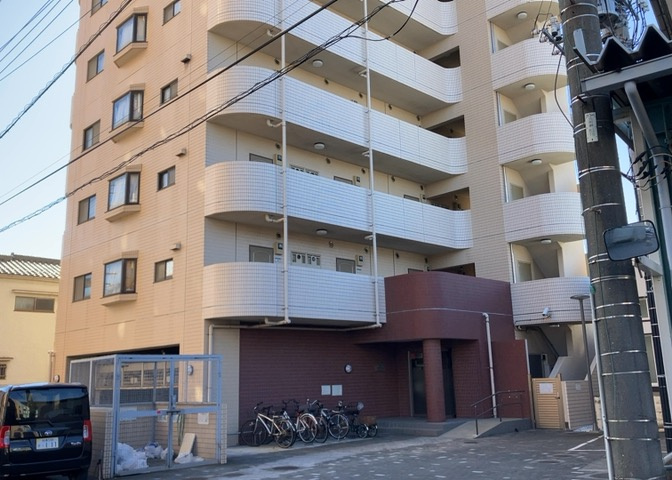 隣家の土地はどうなっているのか、生活利便施設が近くにあるのか、学校まで近いかなど、お客様のライフスタイルにあわせたイメージが重要です。また、近くにあると困る施設が近くにないかも確認するといいでしょう。