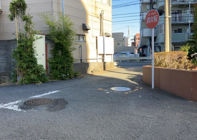 眺望を気にして物件を探す場合、前面に建物が建っていないか現地で確認しましょう！前面に建物があると景色はもちろん、日当たりや風通しにも影響が出てきます。住んだ時のことを想像しながら現地見学をしましょう。