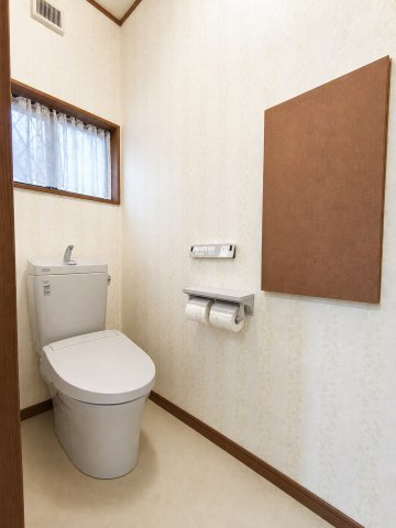 トイレにも収納付！