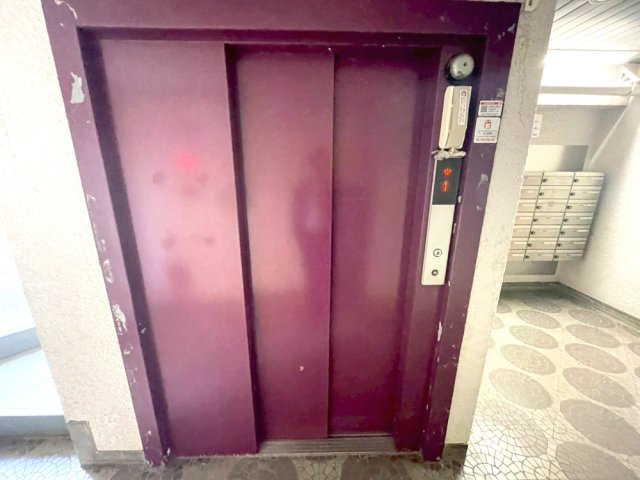 エレベーター完備です。
