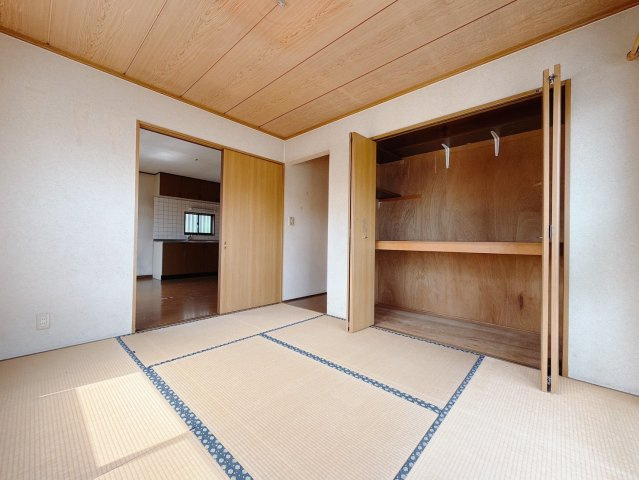 ■和室｜「続き間の和室」は子育て世代にこそ適しています。お子様のお昼寝スペースや、洗濯物をたたむのに便利です。客間やリビングの延長としても使えます。