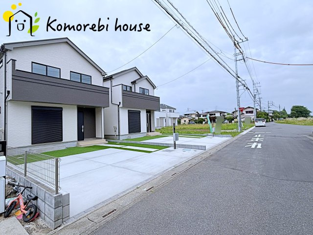 前面道路含む現地写真です