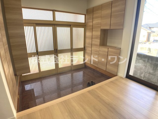 広々とした玄関