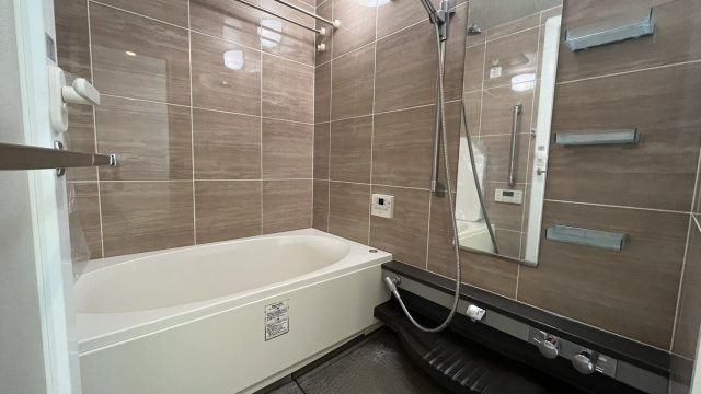 1418サイズの広々とした浴室です。