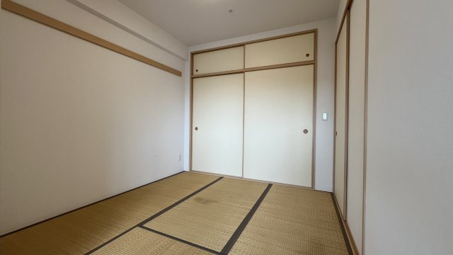 LDKとつながる和室は、ふすまを閉めれば個室としても利用可能です。