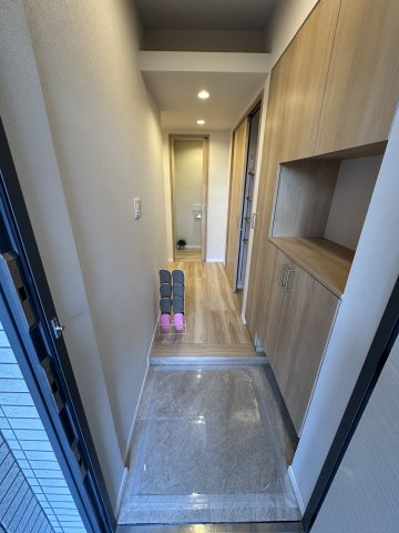 収納もある玄関です