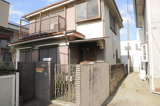 人が暮らすうえで日光は大切な要素となります。日当たりの良さは譲れないポイントですね。併せて近くに大きな建築物の建築予定がないか、あるいはそれが可能な土地が近くにないか事前に確認することもお勧めします。