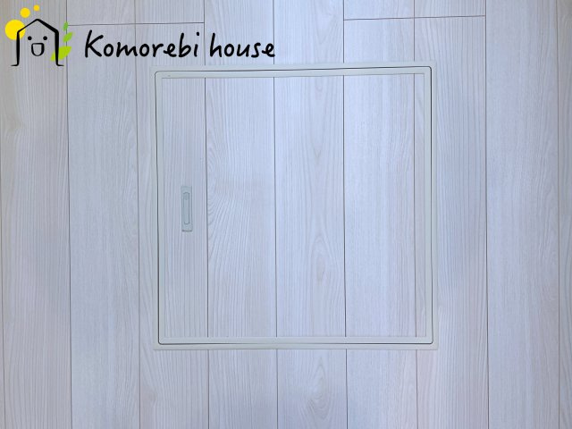 調味料やストック食材、非常用品までまとめてしまえる床下収納。キッチン周りがすっきり片付き、必要な時にさっと取り出せる“賢い収納スペース”として毎日の家事を支えます。