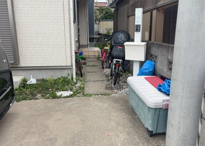 庭があることでガーデニングや家庭菜園はもちろん、こどもの遊び場やペットを放して遊ぶことができます。また、家の周囲に余裕があるということです。隣地との間があれば、十分な日当たりと、風通しが確保できます。